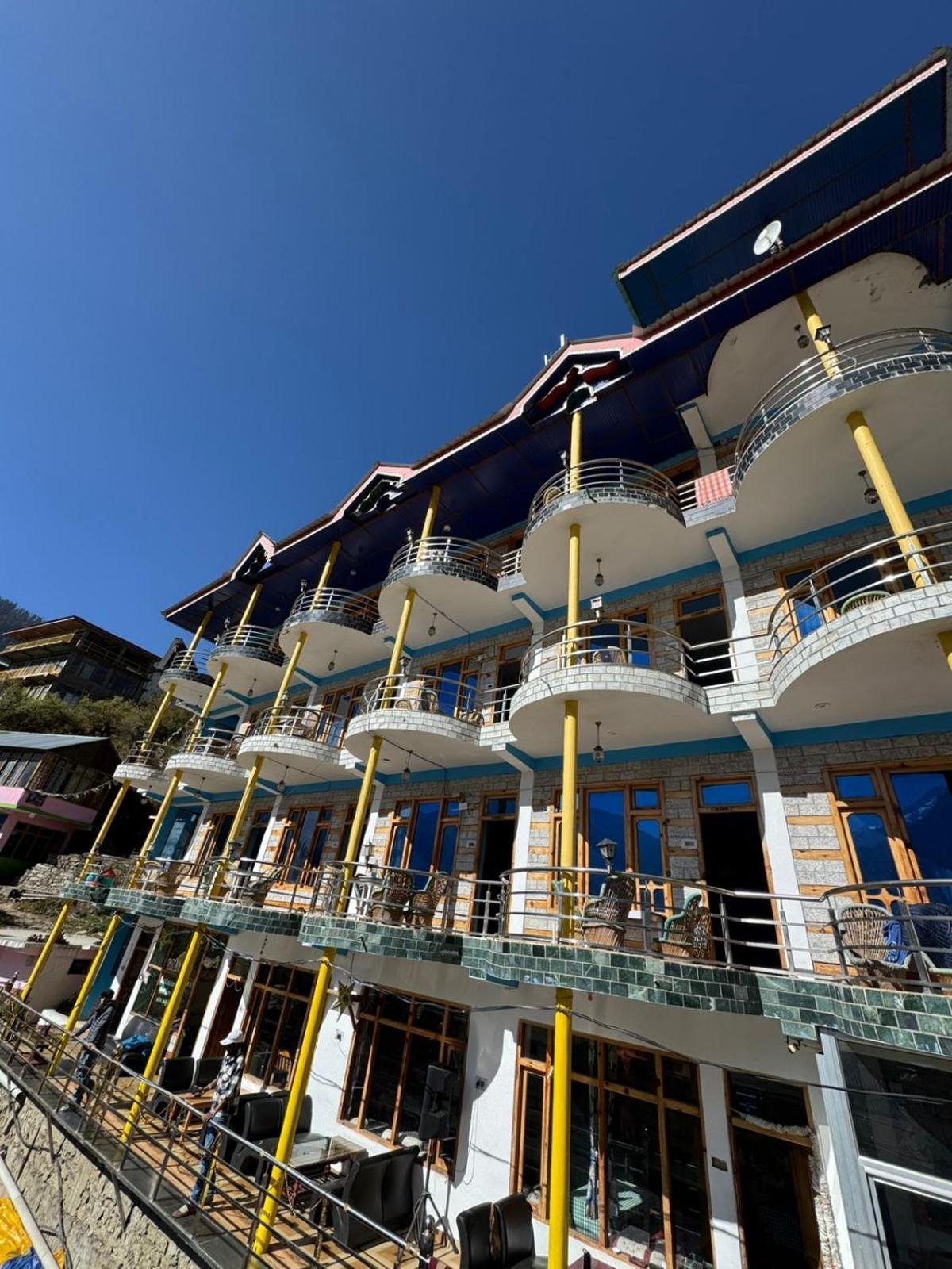 Hotel 19 Tosh Exterior photo