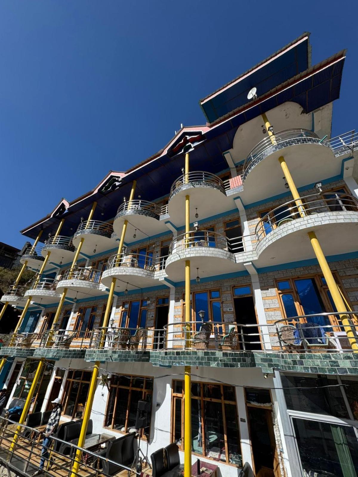 Hotel 19 Tosh Exterior photo