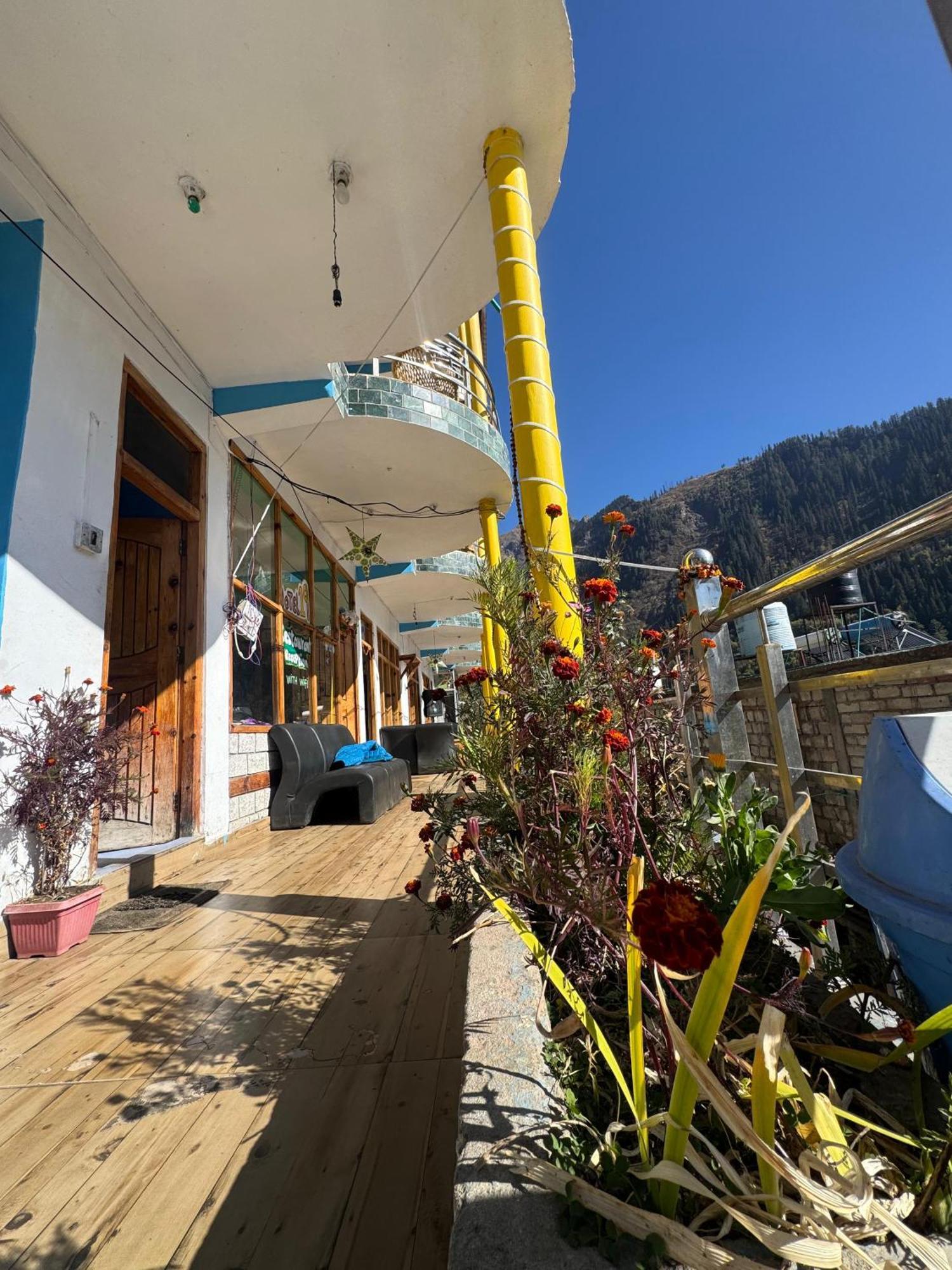 Hotel 19 Tosh Exterior photo